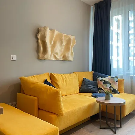With Free Underground Parking By Cosher Apartamento