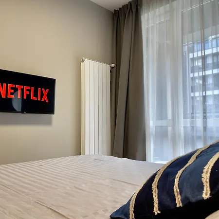 With Free Underground Parking By Cosher 소피아