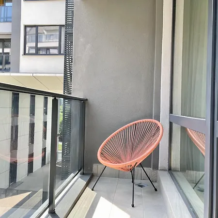 With Free Underground Parking By Cosher Apartamento