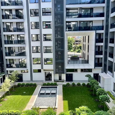 With Free Underground Parking By Cosher Apartamento