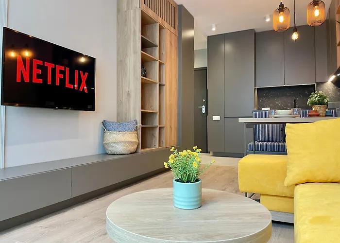 With Free Underground Parking By Cosher Lejlighed *