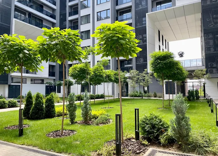 With Free Underground Parking By Cosher * 索菲亞