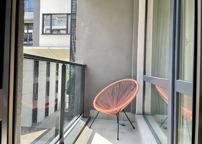 With Free Underground Parking By Cosher 公寓